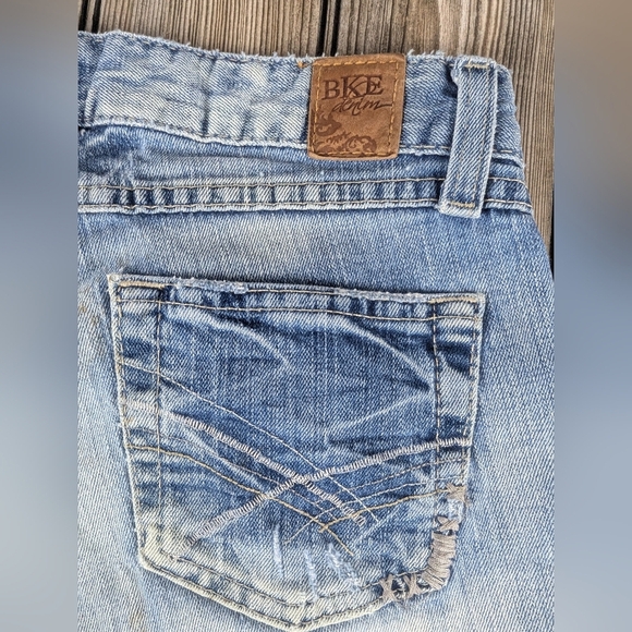 BKE Size 28 Faded Vibe Bermuda Jean Shorts - Picture 8 of 11